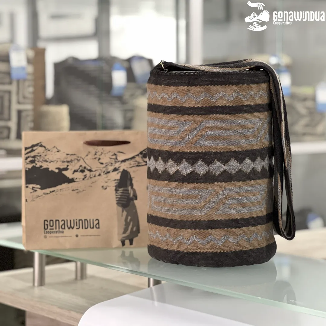 MOCHILA ARHUACA GRANDE - DISEÑO: PENSAMIENTO DE HOMBRE
