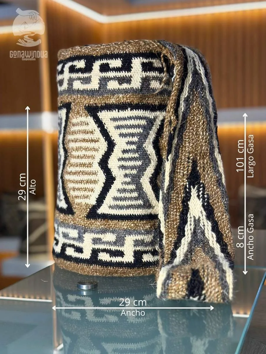 Mochila Arhuaca mediana de lana de ovejo con medidas, diseños Makʉru y Cutía